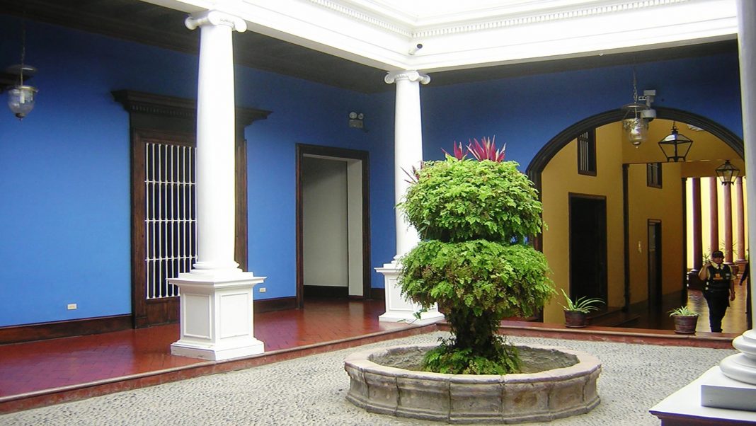 Casonas Del Centro Hist Rico De Trujillo Tradici N Y Belleza Viviente Hotel Conveci N Trujillo